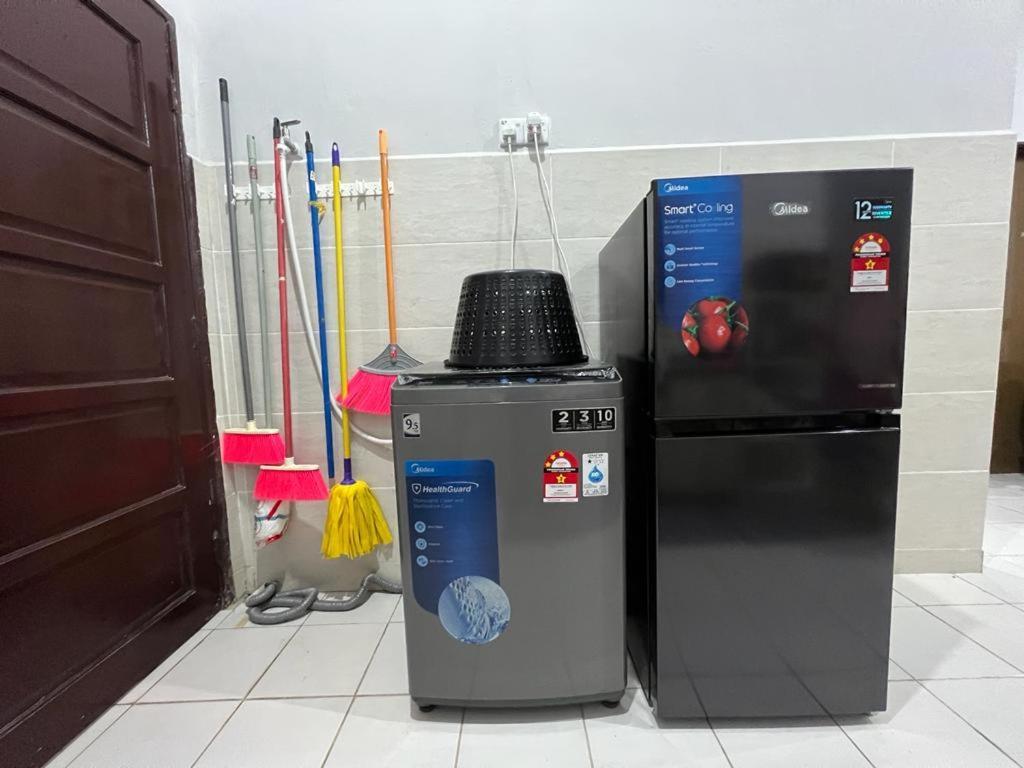 D'Sara Homestay Fully Furnished 3 Bedrooms All Aircond 2 Miles Centre Chukai Exteriér fotografie