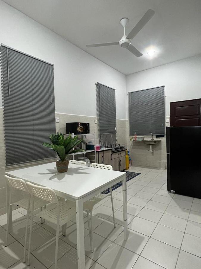 D'Sara Homestay Fully Furnished 3 Bedrooms All Aircond 2 Miles Centre Chukai Exteriér fotografie