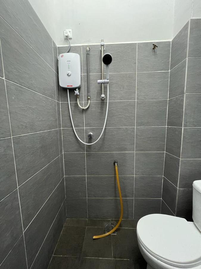 D'Sara Homestay Fully Furnished 3 Bedrooms All Aircond 2 Miles Centre Chukai Exteriér fotografie