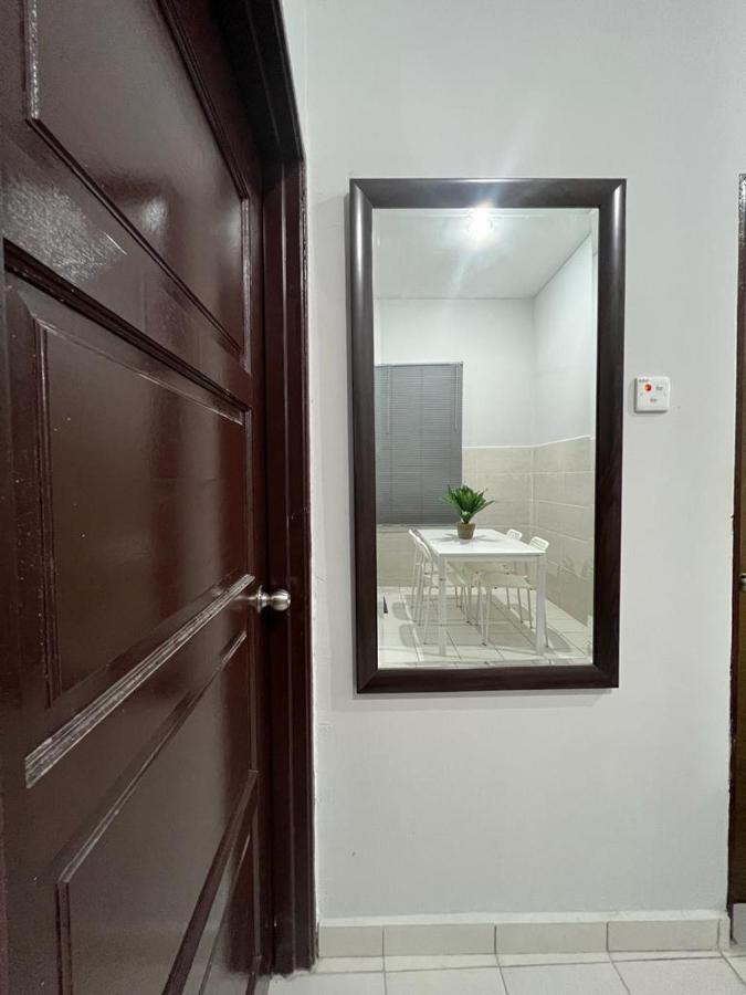 D'Sara Homestay Fully Furnished 3 Bedrooms All Aircond 2 Miles Centre Chukai Exteriér fotografie