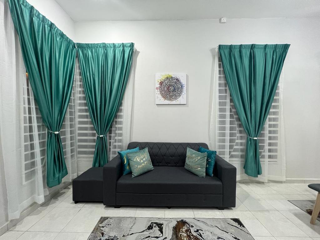 D'Sara Homestay Fully Furnished 3 Bedrooms All Aircond 2 Miles Centre Chukai Exteriér fotografie
