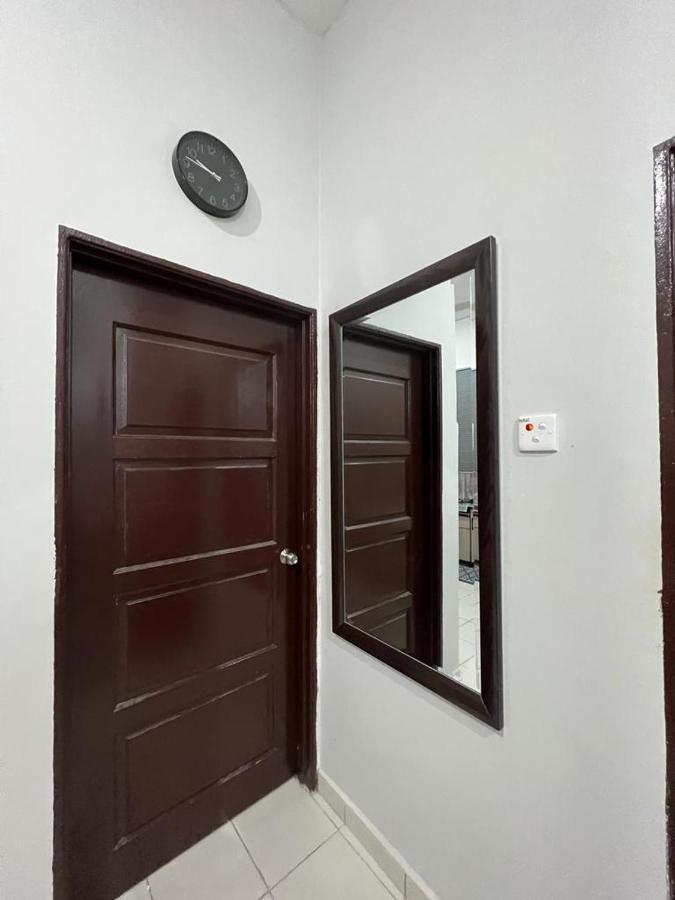 D'Sara Homestay Fully Furnished 3 Bedrooms All Aircond 2 Miles Centre Chukai Exteriér fotografie