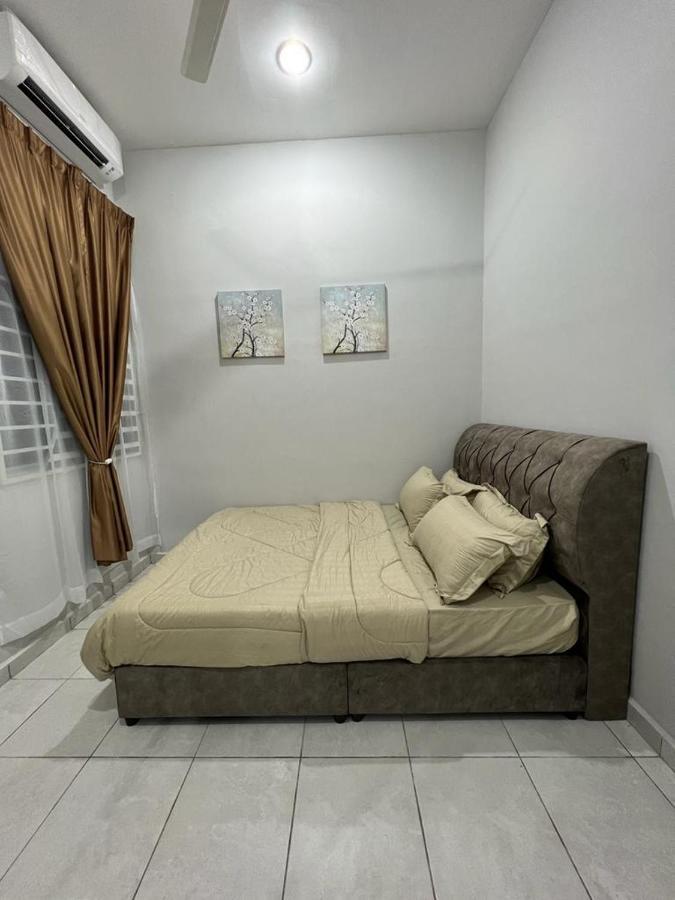 D'Sara Homestay Fully Furnished 3 Bedrooms All Aircond 2 Miles Centre Chukai Exteriér fotografie