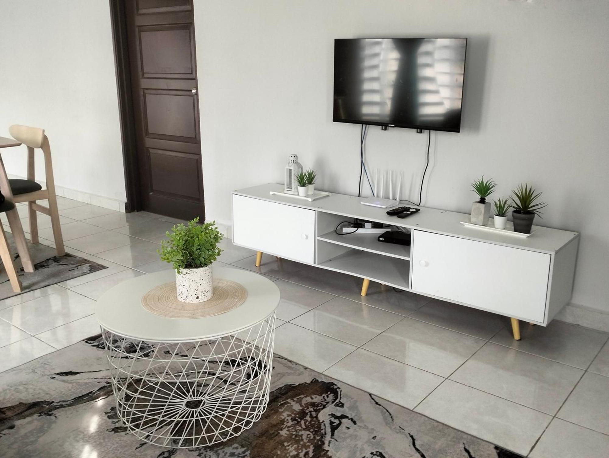 D'Sara Homestay Fully Furnished 3 Bedrooms All Aircond 2 Miles Centre Chukai Exteriér fotografie
