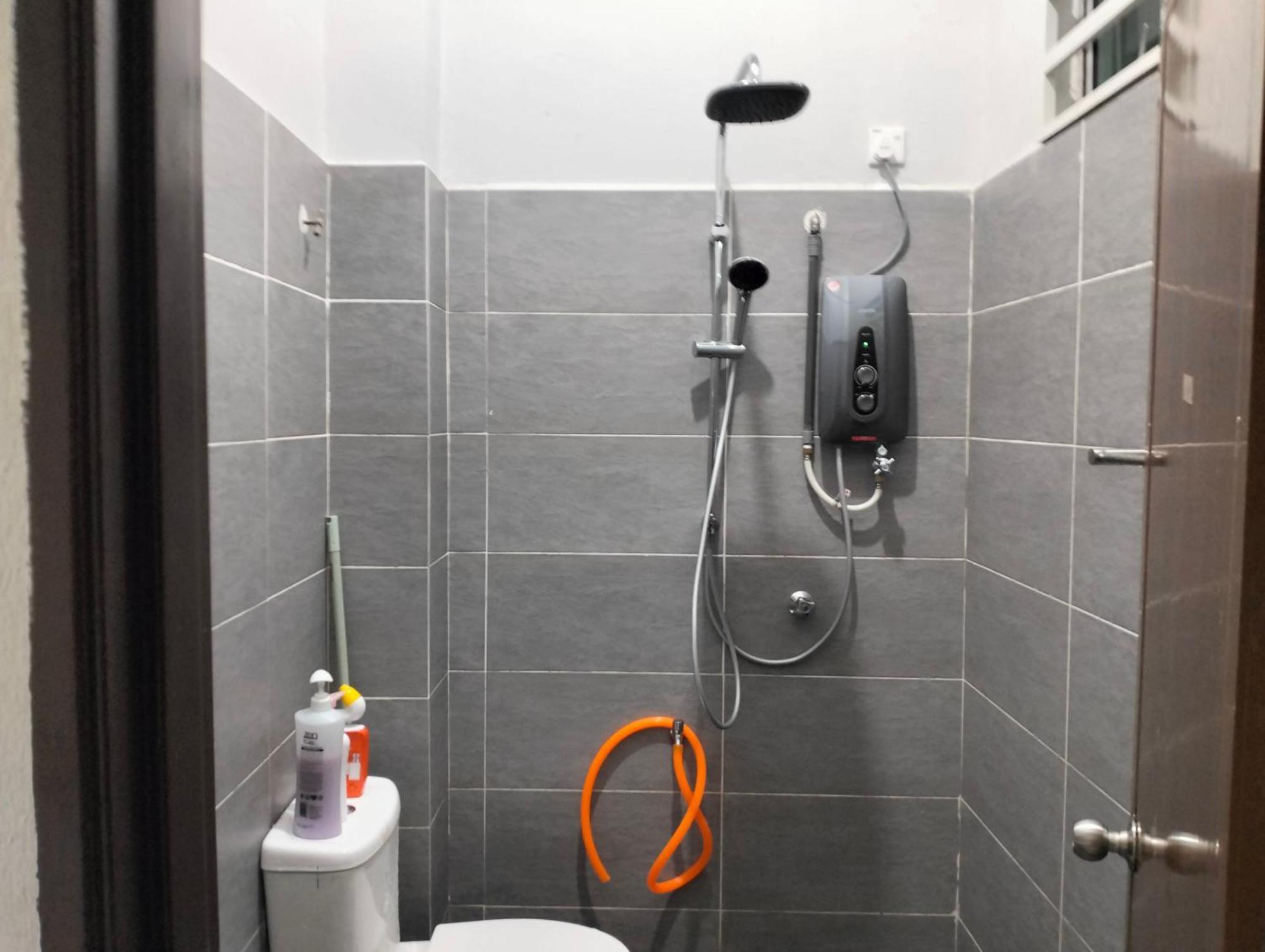 D'Sara Homestay Fully Furnished 3 Bedrooms All Aircond 2 Miles Centre Chukai Exteriér fotografie